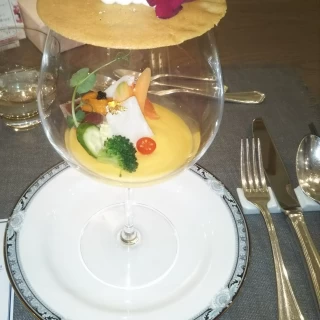 ヴェルサイユ。試食で食べて当日も食べたいと思った。