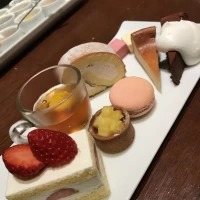 披露宴後に控え室でデザートもいただきました