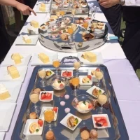 ガーデンでのデザートブュッフェは天気もよく好評でした