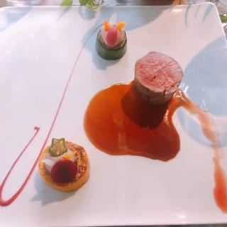 メインのランプ牛
口の中でほろっとほどけるようでした。