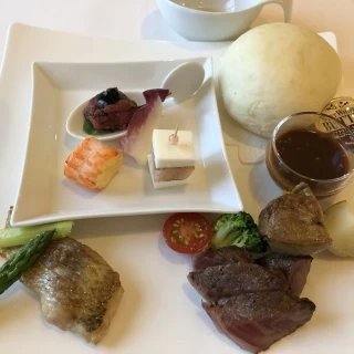 魚、肉、共に美味しい