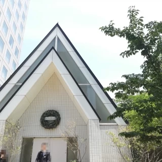すぐ脇にメインタワーが建ってます
