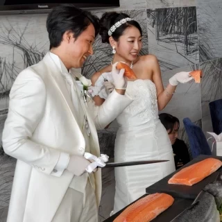 サーモン入刀・ファーストバイト