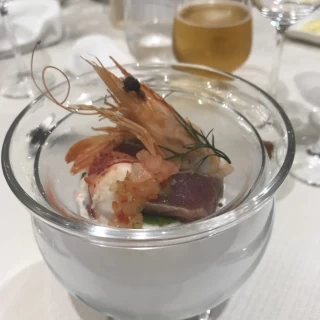 ドライアイスを使った演出の料理には、驚きました！！