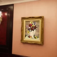至るところに飾られている絵は、オーナーの直筆。