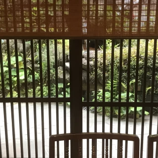 新郎新婦の後ろ側