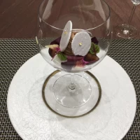 デザート。旬の果物がふんだんに使われていてとても美味しかった