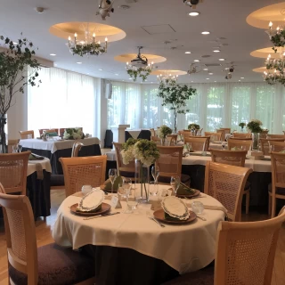 披露宴会場60名