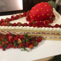 ビックショートケーキを作ってもらいました