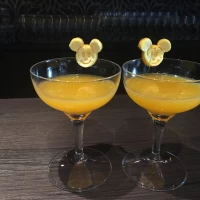 裏面には可愛いミッキー