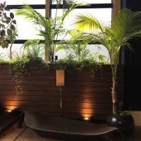 隣接したガーデン風のフォトスポット