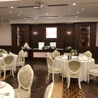 100名でも収容可能な披露宴会場