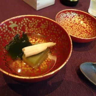お吸い物：
一からカツオを削って出汁をとっているとのこと