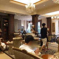 参列者受付後の待機場所になります。
