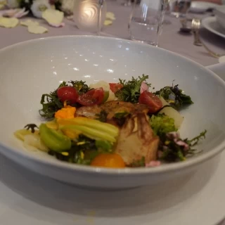 魚料理。野菜にもこだわっています。