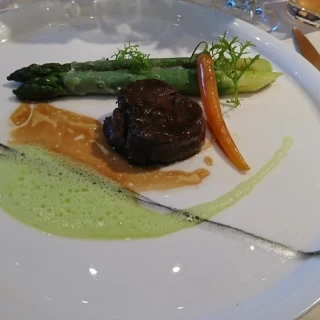 国産牛フィレ肉です。すごく柔らかかったです。