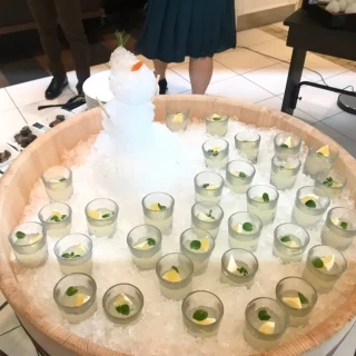 ご当地ビュッフェをしました。オラフは式場のアイディアです。