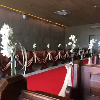 挙式会場を前から
