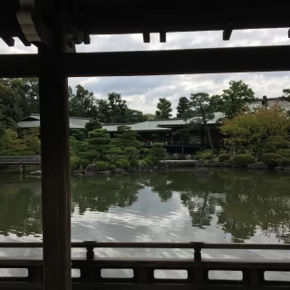 披露宴会場から見える橋も渡れます。
