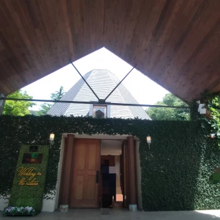 室内チャペル入口全体