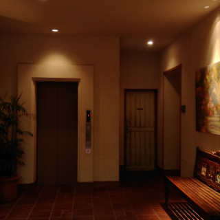 披露宴会場前　クローク付近