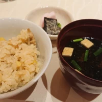 ごはん、お味噌汁