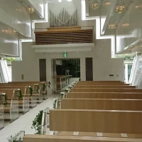 窓があるチャペル後方