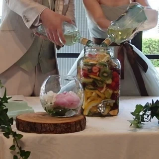お色直し入場時フルーツを用意し、サングリアを作りました。