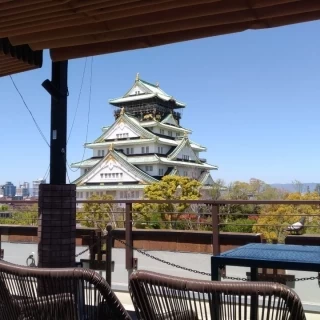 テラス挙式から天守閣はこんな感じに見えます。