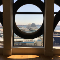 窓から見える神戸の美観