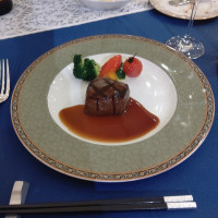 国産の牛フィレ肉は柔らかくて評判がとても高かったです