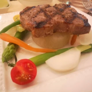 メインのお肉です