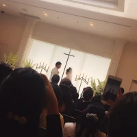 人前式のチャペル。ぎゅーぎゅーにつめて80人くらい入った。
