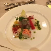 全体的に料理の味は普通です。