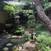 旧三井邸の控え室から見えるお庭、ゲスト待合室からも見えます。