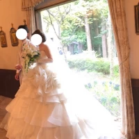 挙式後チャペル入口での写真