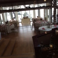 リゾート施設のような会場