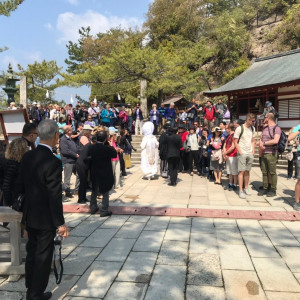 新郎新婦はかなり写真を撮られていました|532943さんの厳島神社の写真(961250)