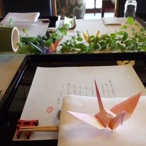 鳥居の箸置き、鶴は持ち込みです。|532943さんの庭園の宿 石亭の写真(960826)