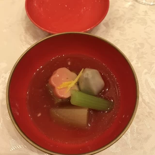 だしの効いた和ののスープ