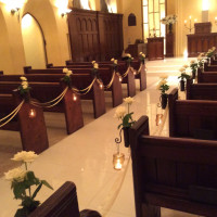 神聖な教会で結婚式