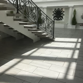 自然光も差し込んでいました。