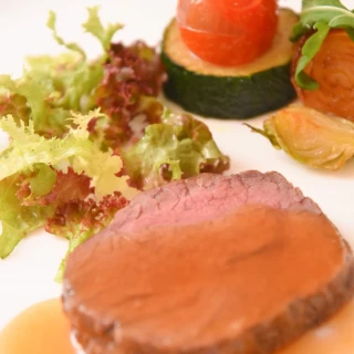 牛フィレ肉は、割とリーズナブルなのにやわらかくって大満足！