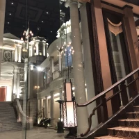 夜のチャペルもいっそう素敵