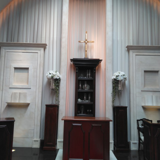 チャペルの祭壇前の内装