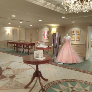 披露宴会場前ロビー