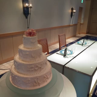 披露宴会場内ケーキ内装コーディネート