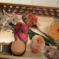 伝統的な演出の旬のお料理