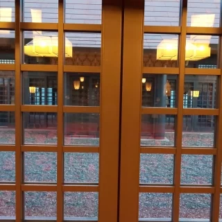 挙式会場の外。