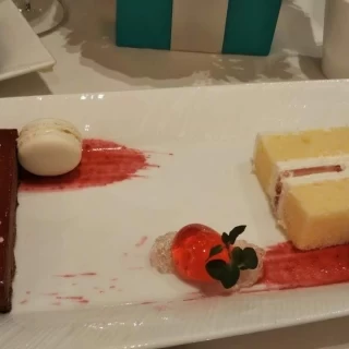 ショコラのムースとウェディングケーキ